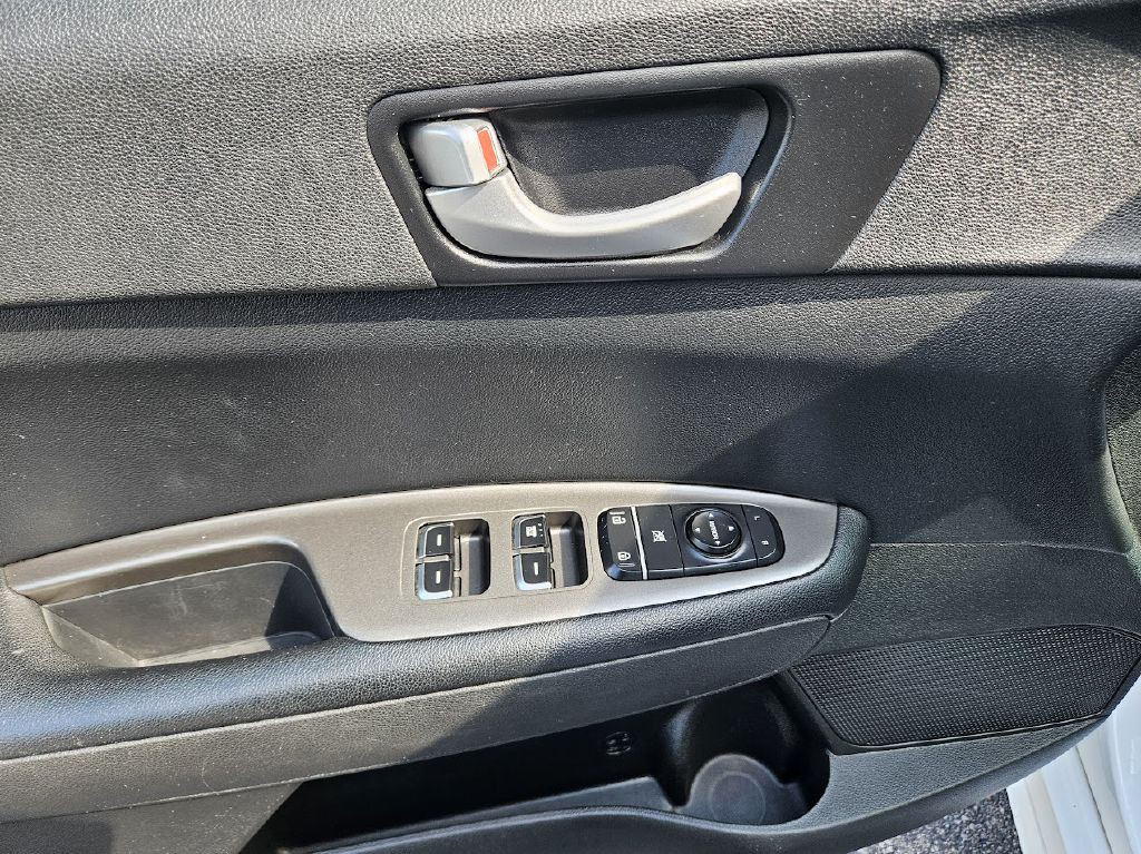 2019 Kia Optima Image 15
