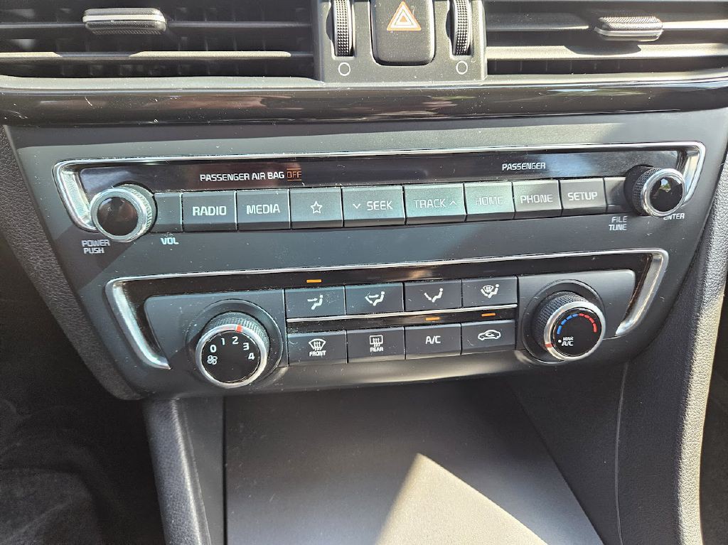 2019 Kia Optima Image 23