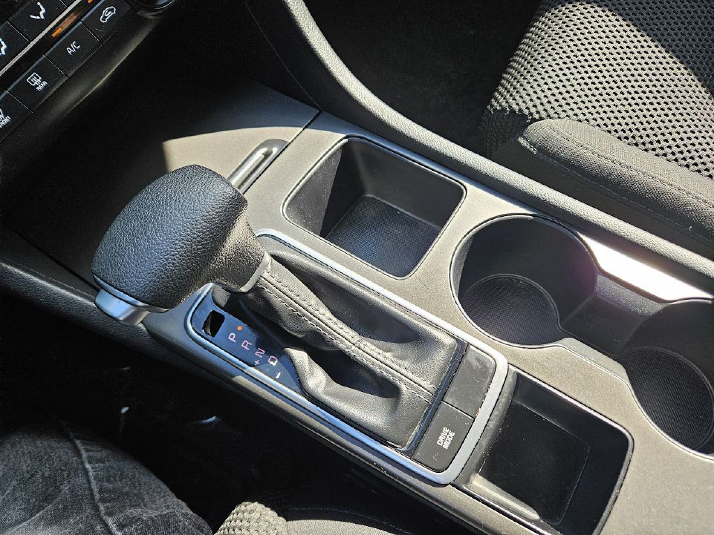 2019 Kia Optima Image 24
