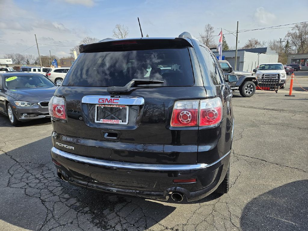2011 GMC Acadia Image 7