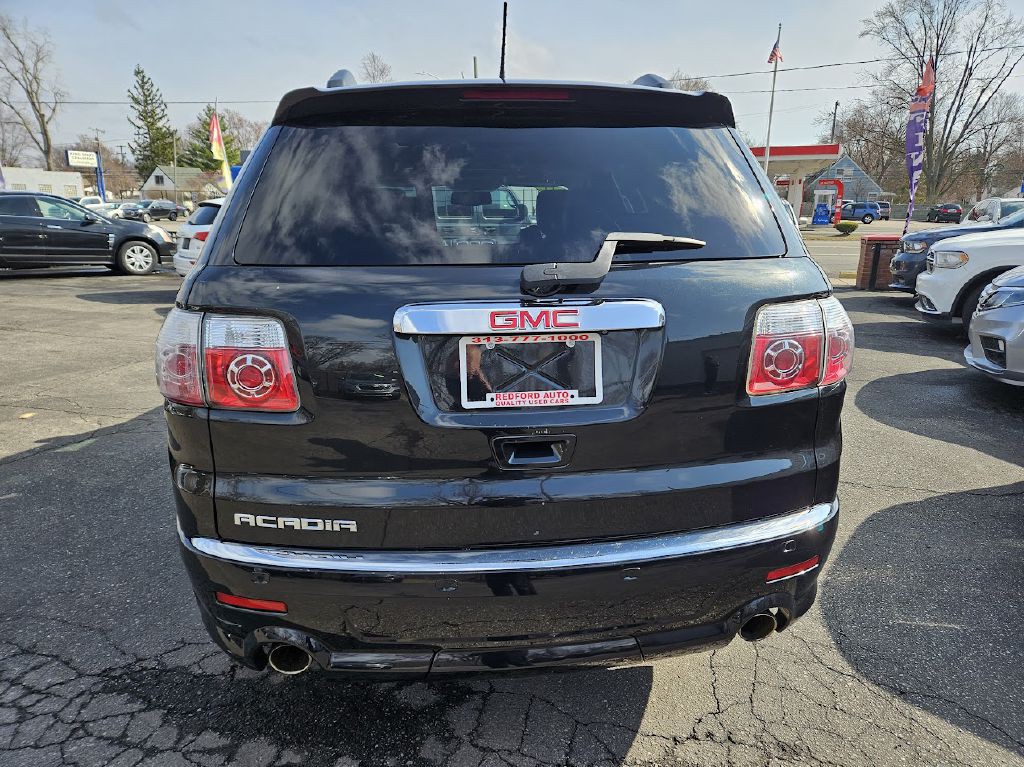 2011 GMC Acadia Image 8