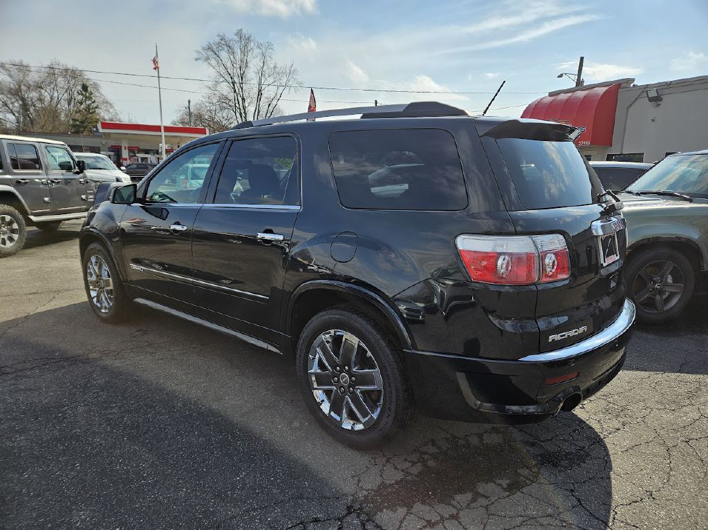 2011 GMC Acadia Image 10