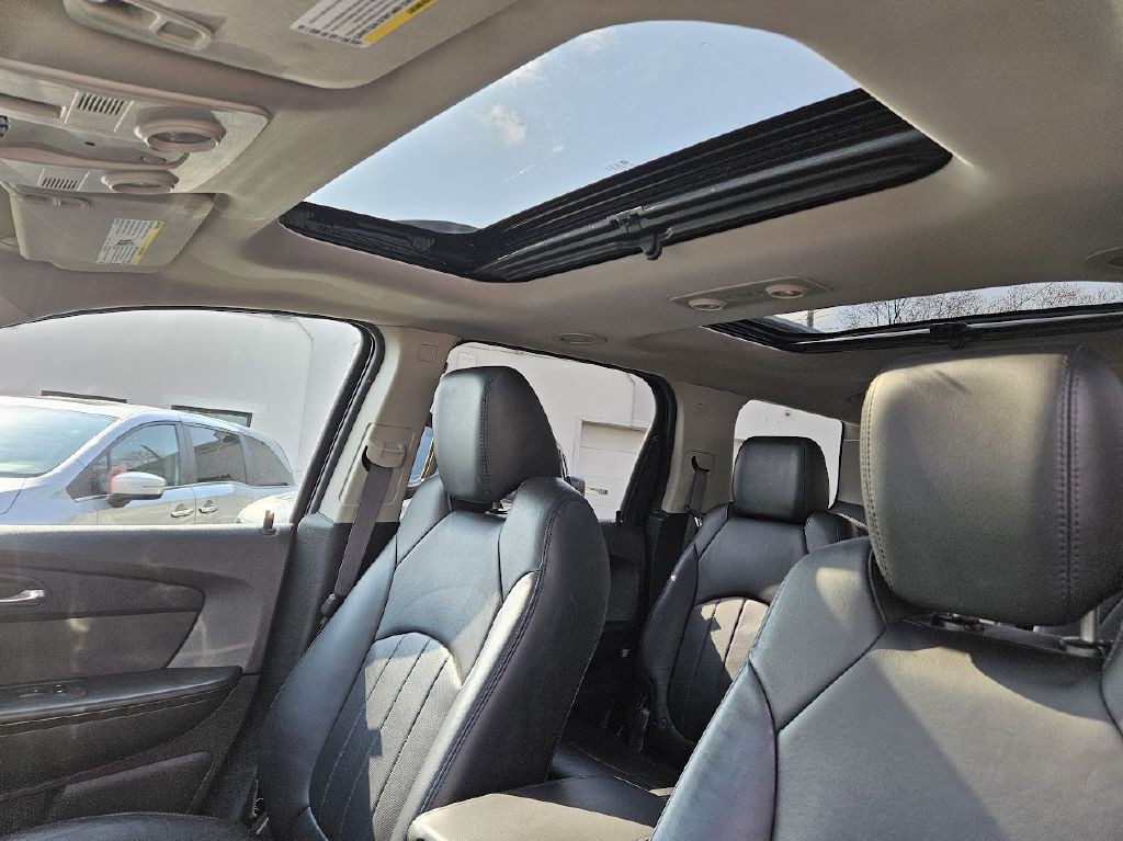 2011 GMC Acadia Image 18