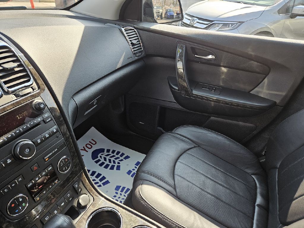 2011 GMC Acadia Image 25