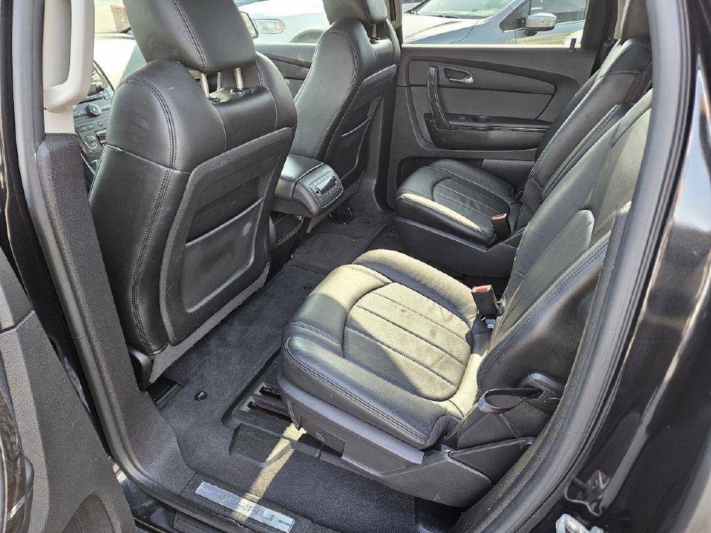 2011 GMC Acadia Image 32