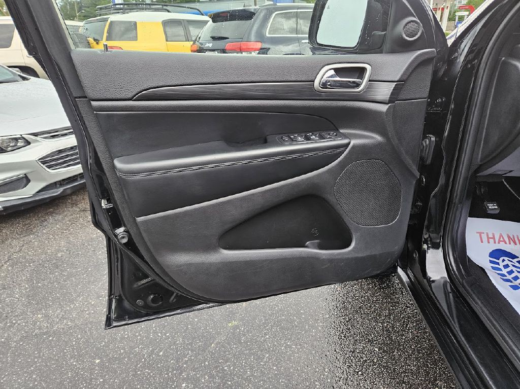 2019 Jeep Grand Cherokee Image 17