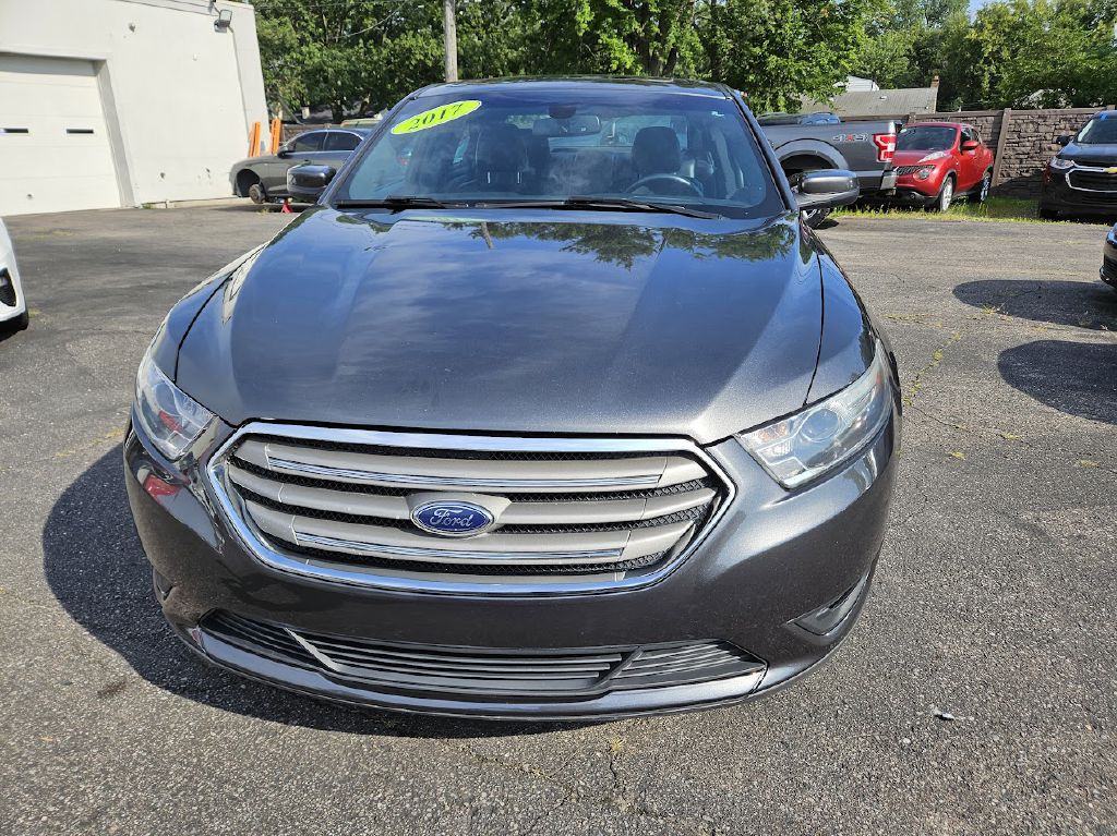 2017 Ford Taurus Image 3