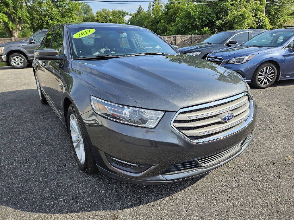 2017 Ford Taurus Image 4