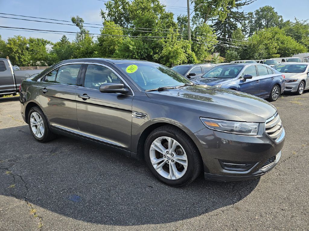 2017 Ford Taurus Image 5