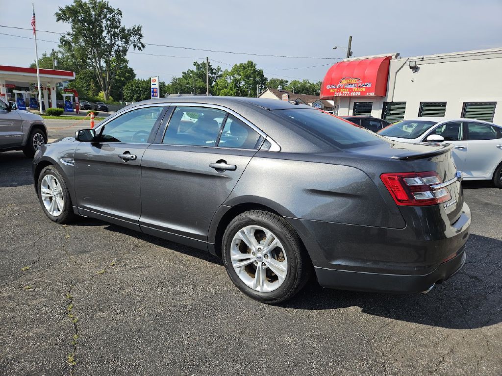 2017 Ford Taurus Image 11