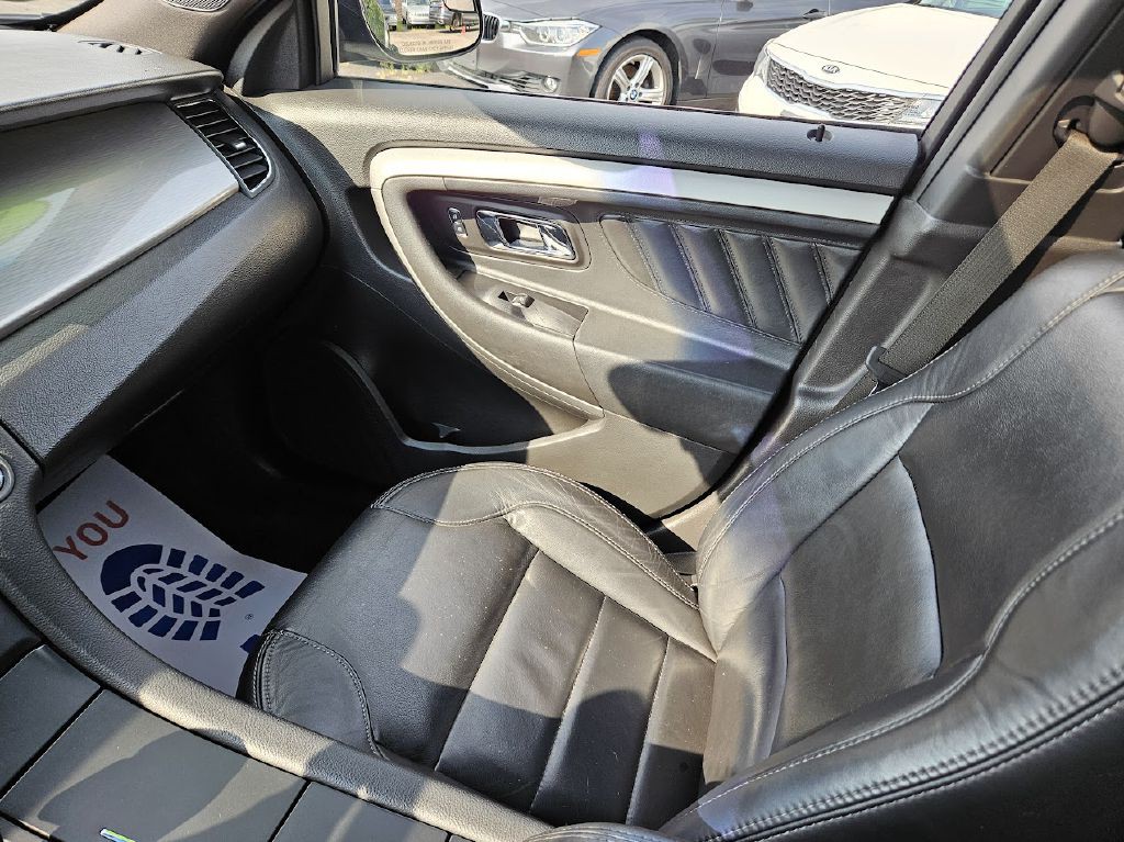 2017 Ford Taurus Image 25