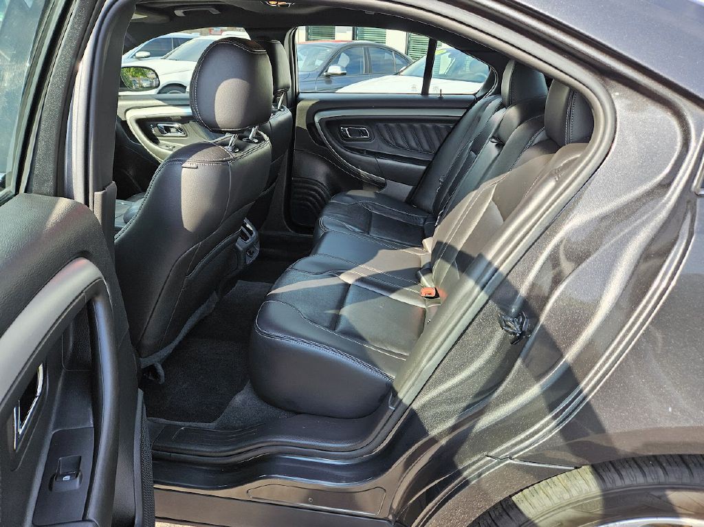 2017 Ford Taurus Image 31