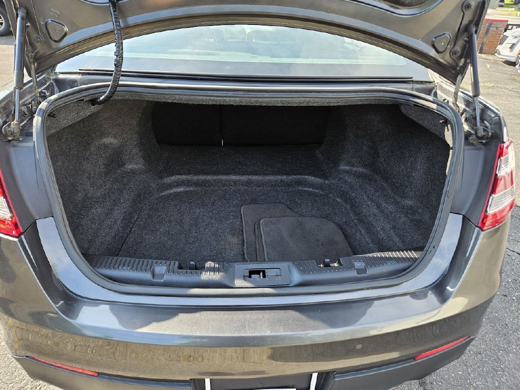 2017 Ford Taurus Image 35