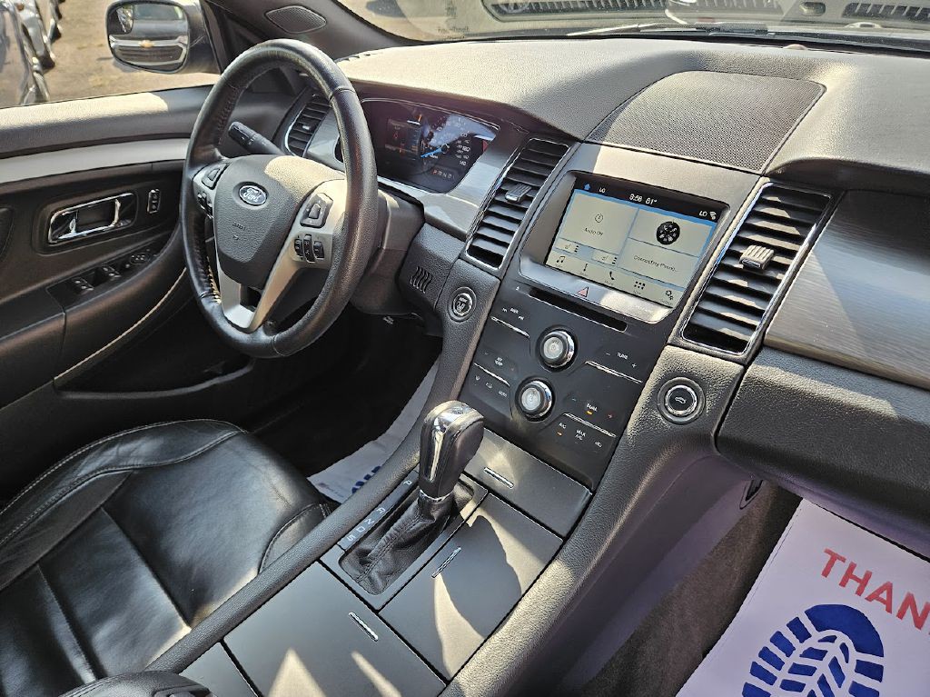 2017 Ford Taurus Image 39