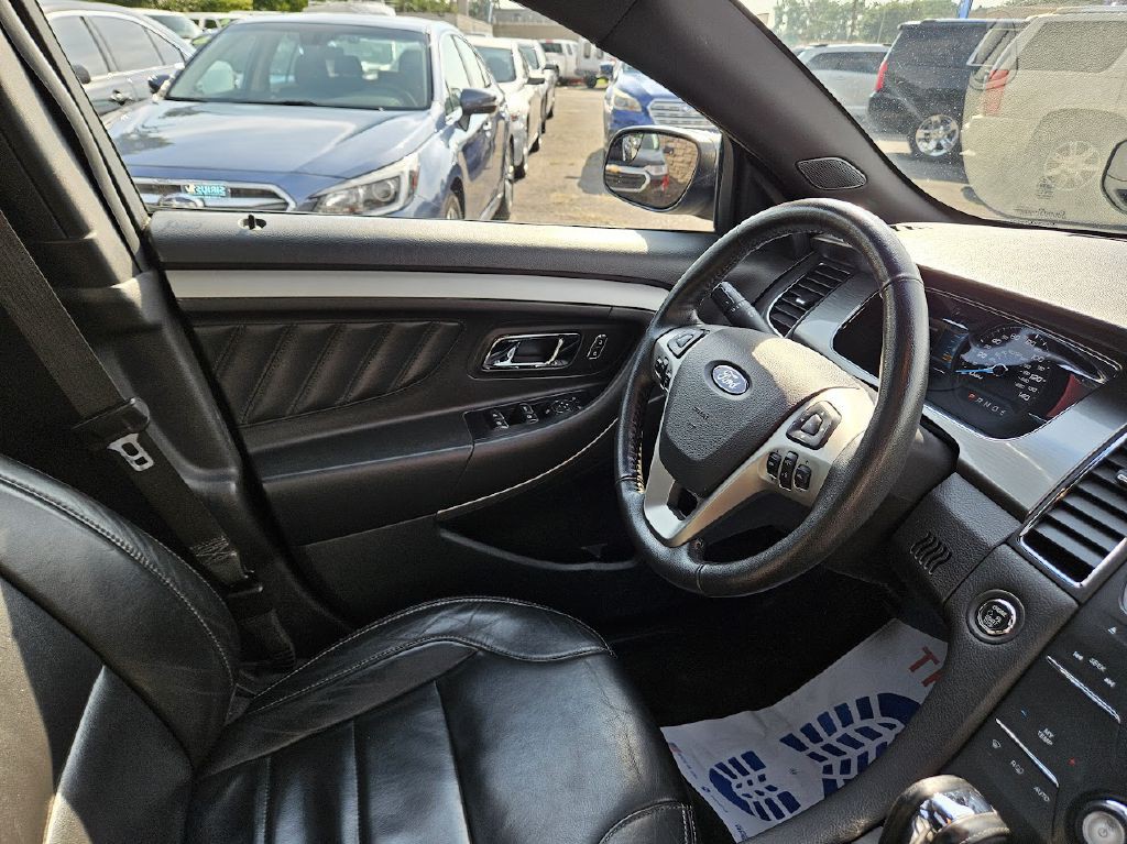 2017 Ford Taurus Image 40