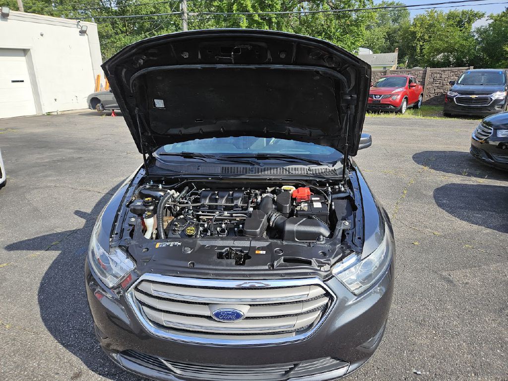 2017 Ford Taurus Image 48