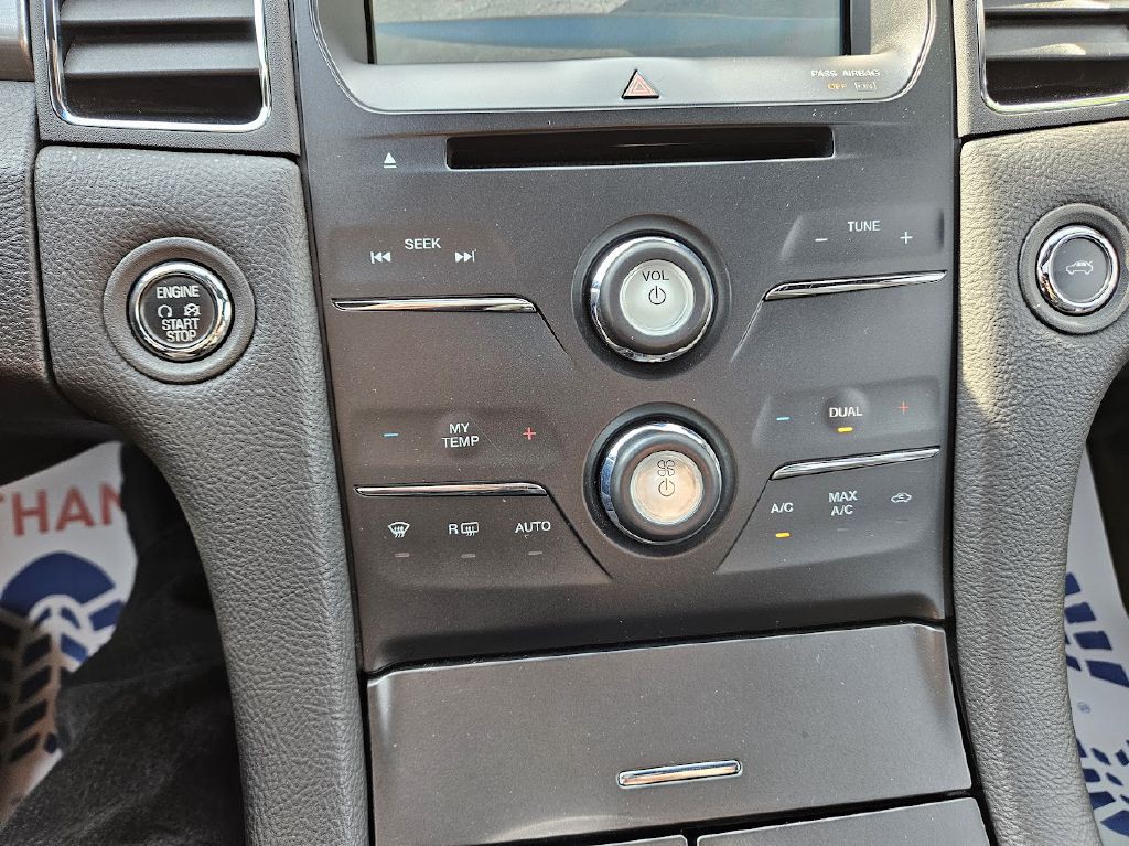 2017 Ford Taurus Image 15