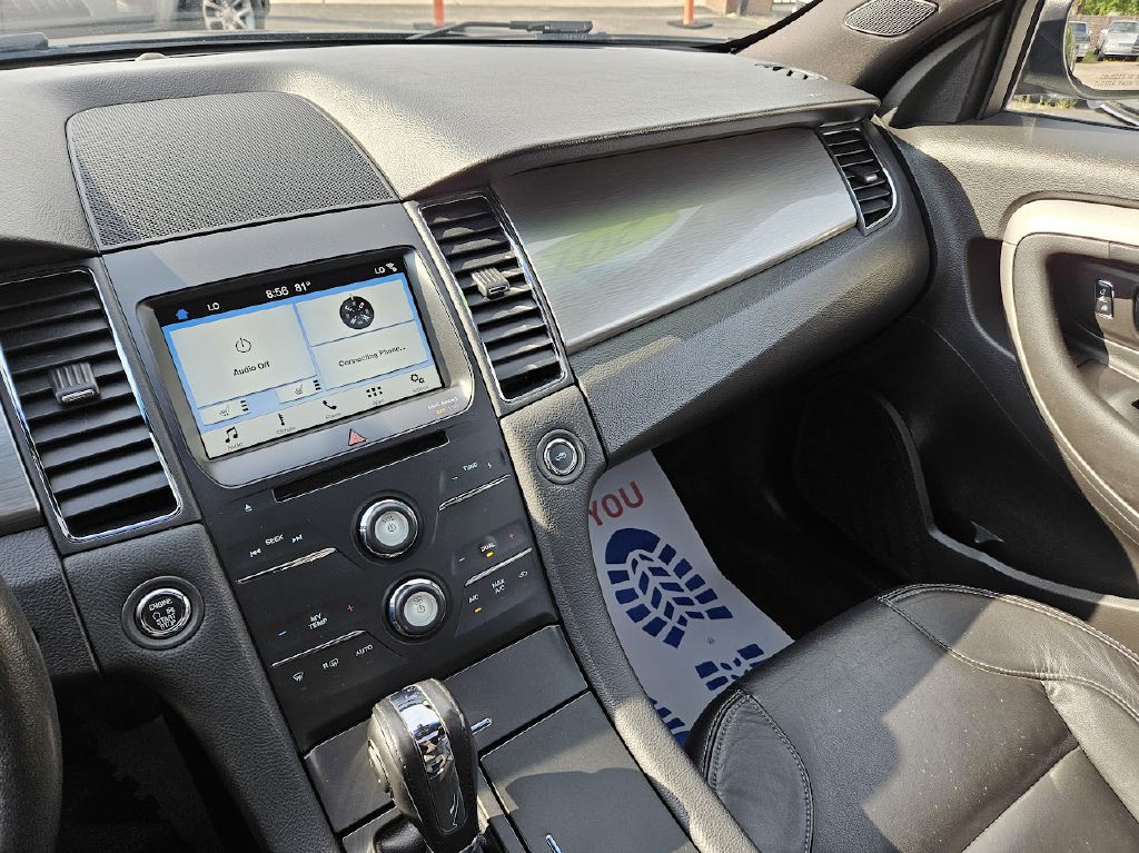 2017 Ford Taurus Image 32