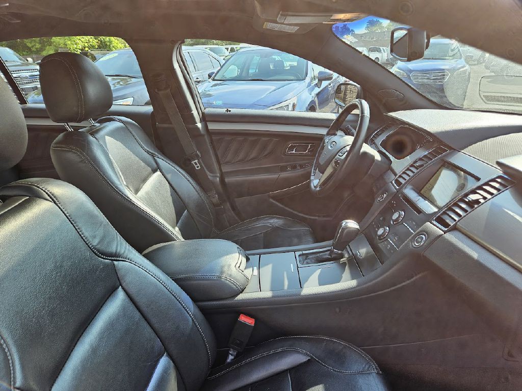 2017 Ford Taurus Image 44