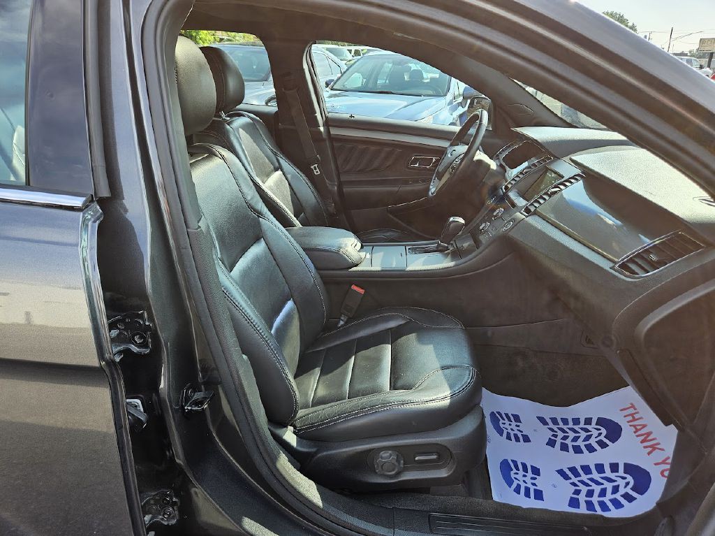 2017 Ford Taurus Image 45