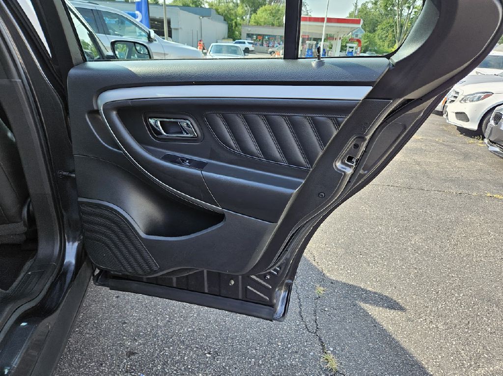 2017 Ford Taurus Image 48