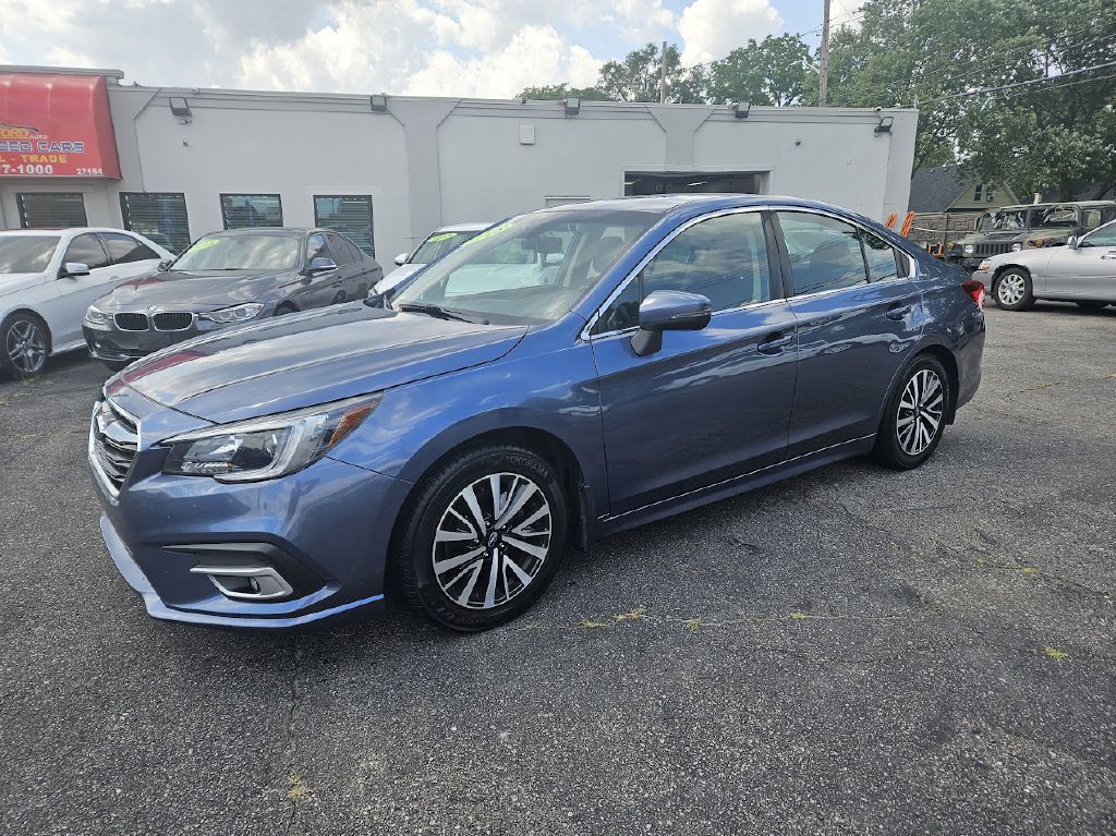 2018 Subaru Legacy Image 1