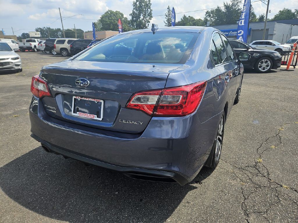 2018 Subaru Legacy Image 7