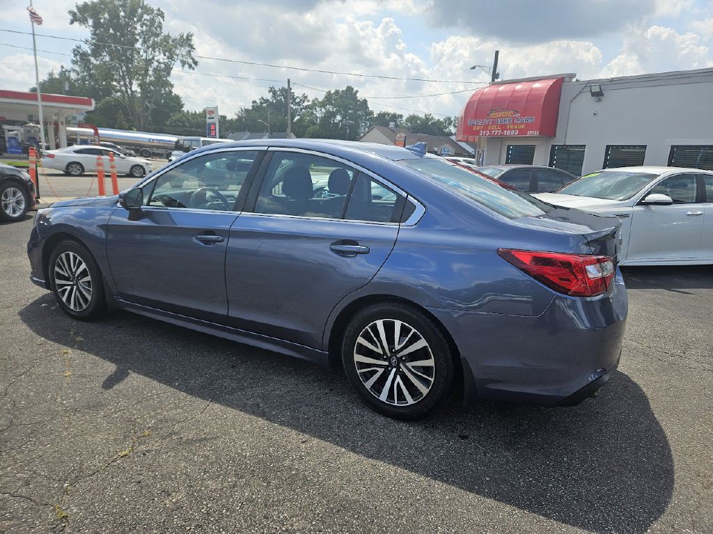2018 Subaru Legacy Image 10