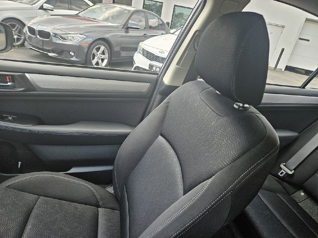 2018 Subaru Legacy Image 25