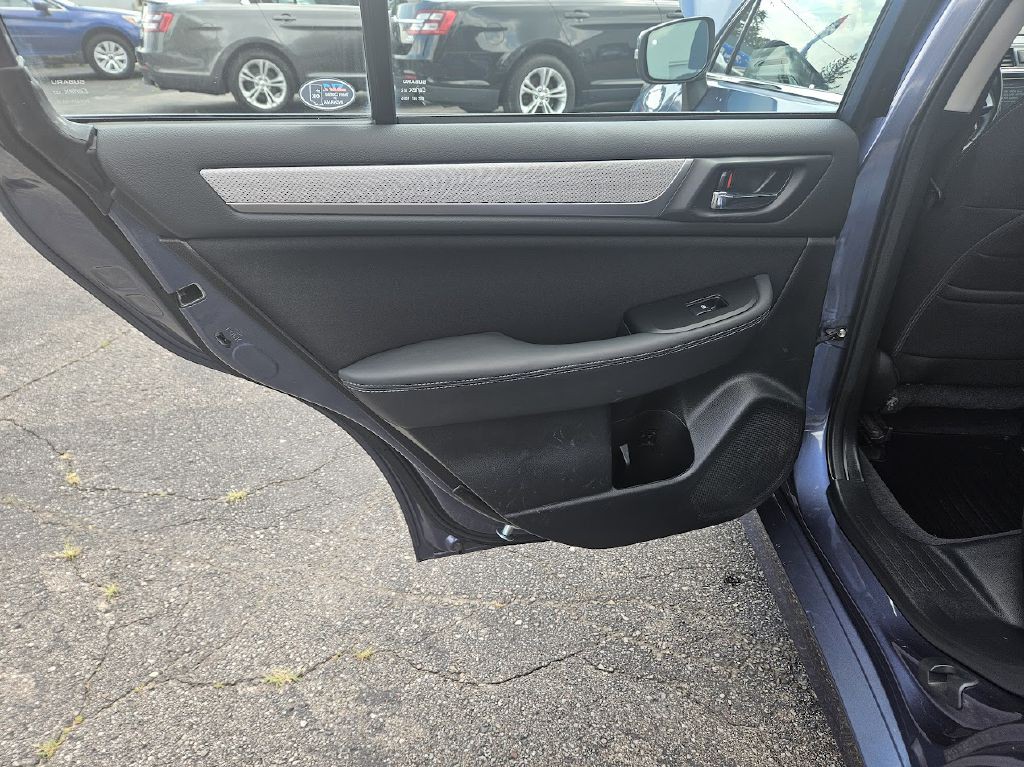 2018 Subaru Legacy Image 31