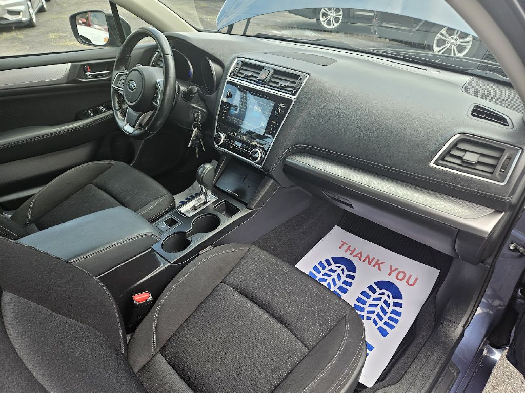 2018 Subaru Legacy Image 33