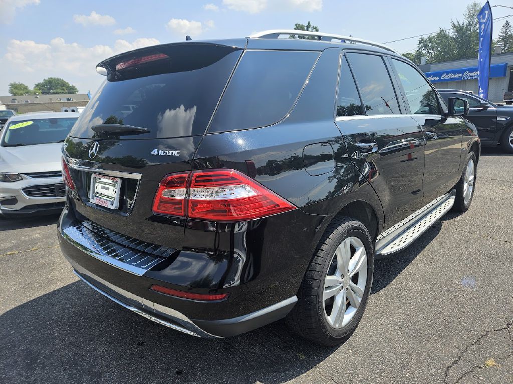 2012 Mercedes-Benz M-Class Image 3