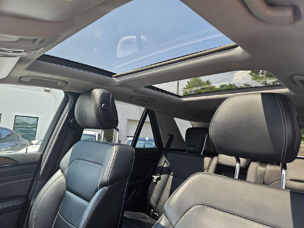 2012 Mercedes-Benz M-Class Image 17