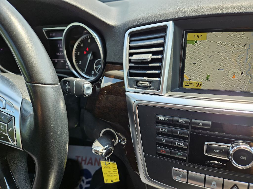 2012 Mercedes-Benz M-Class Image 19