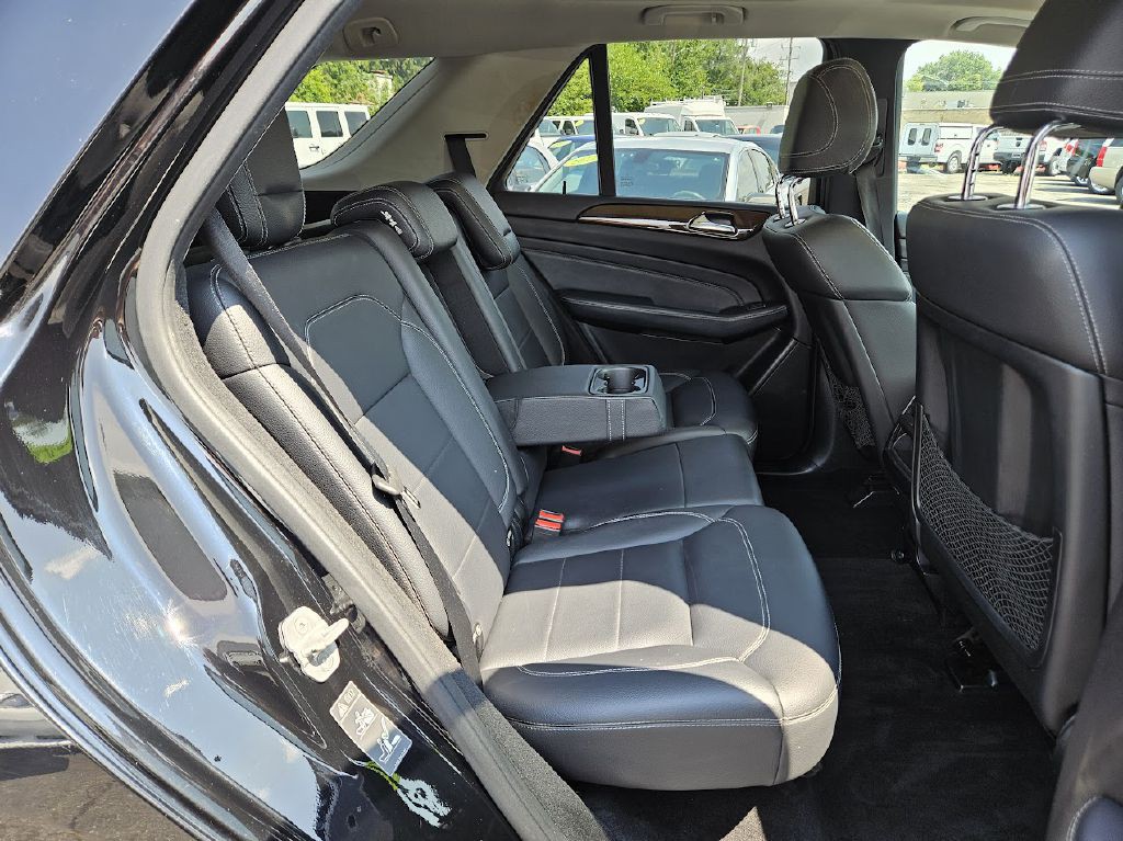 2012 Mercedes-Benz M-Class Image 39