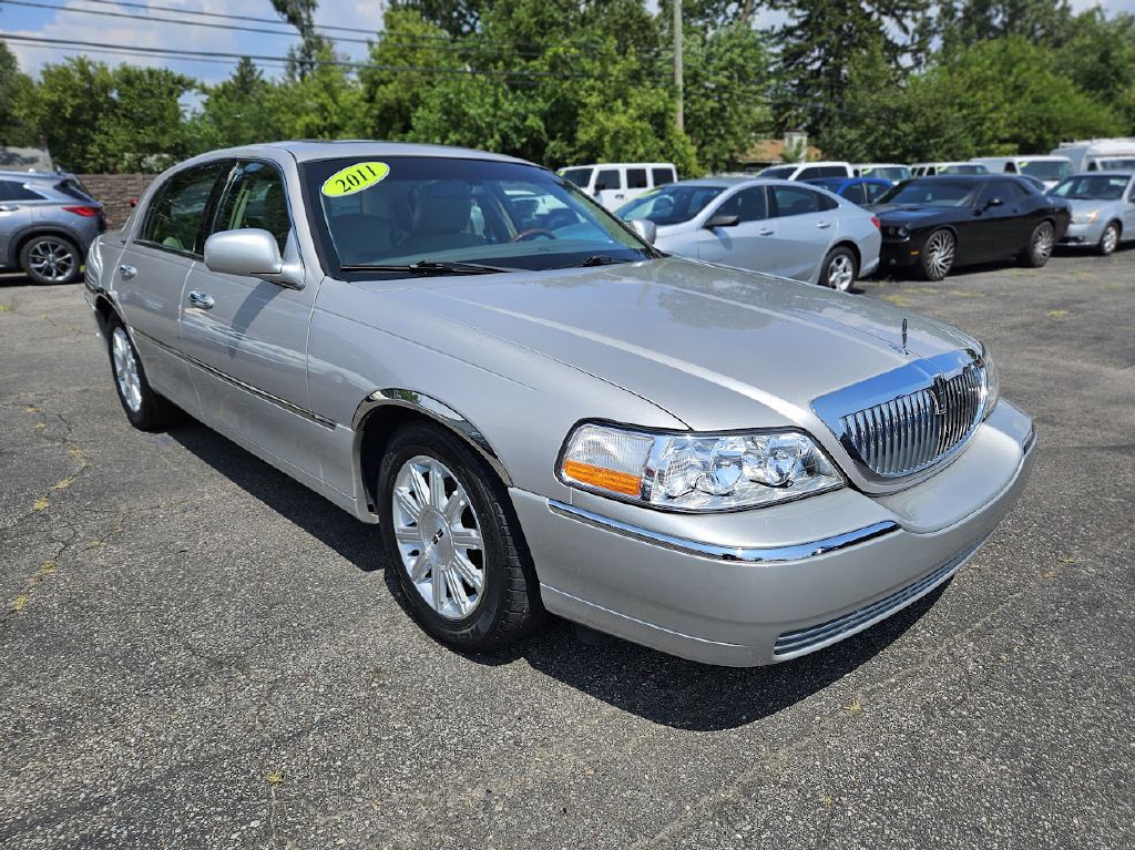 2011 Lincoln Town Car Image 4