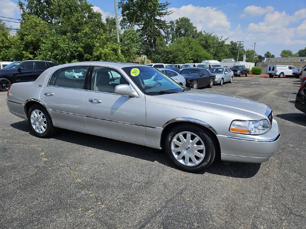 2011 Lincoln Town Car Image 5