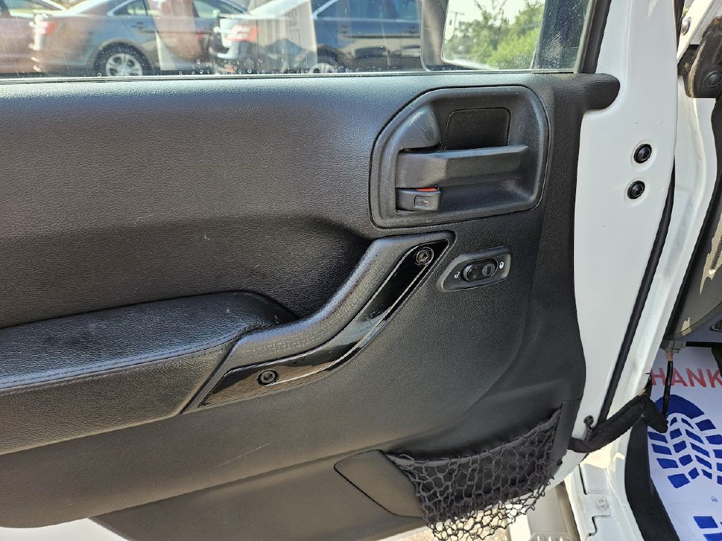 2014 Jeep Wrangler Unlimited Image 17