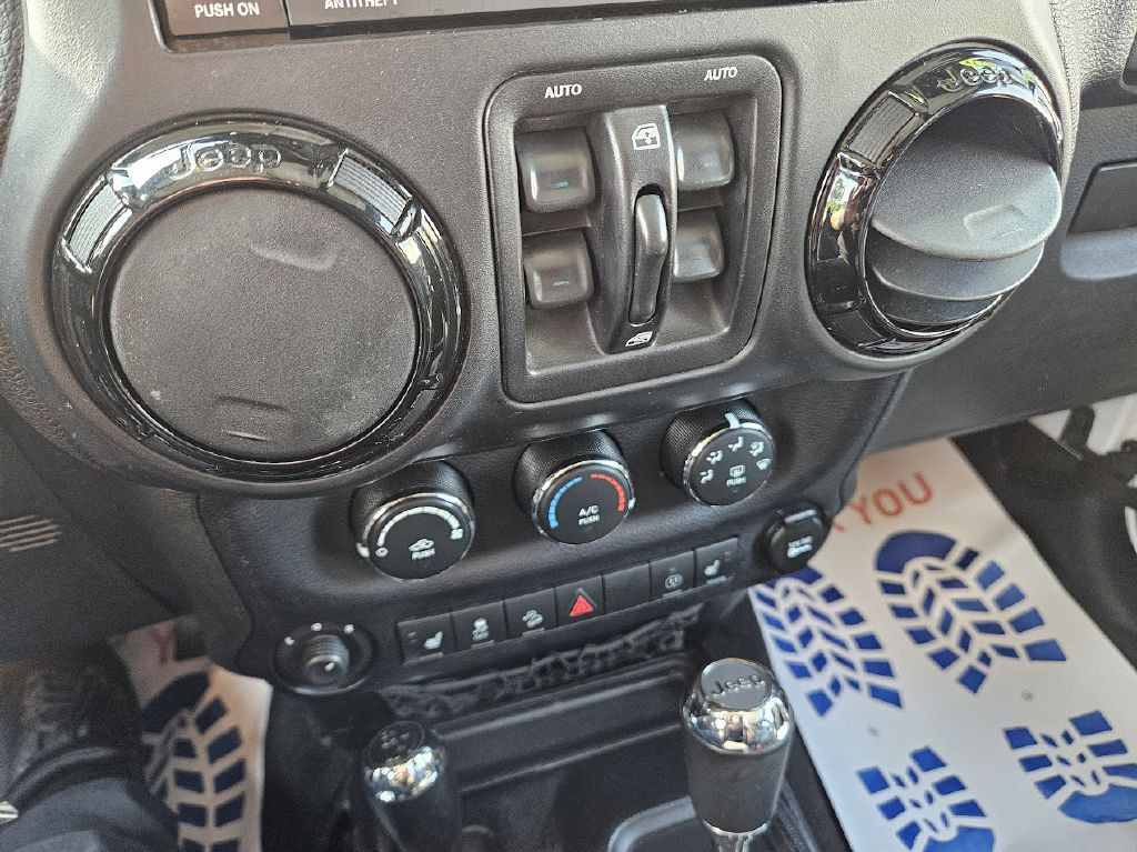 2014 Jeep Wrangler Unlimited Image 27