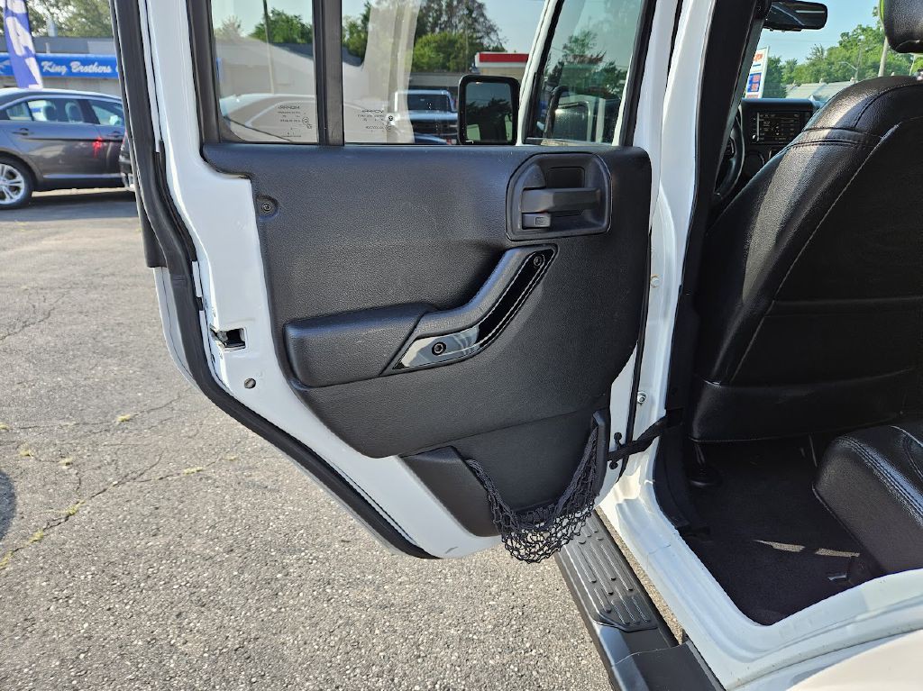 2014 Jeep Wrangler Unlimited Image 32