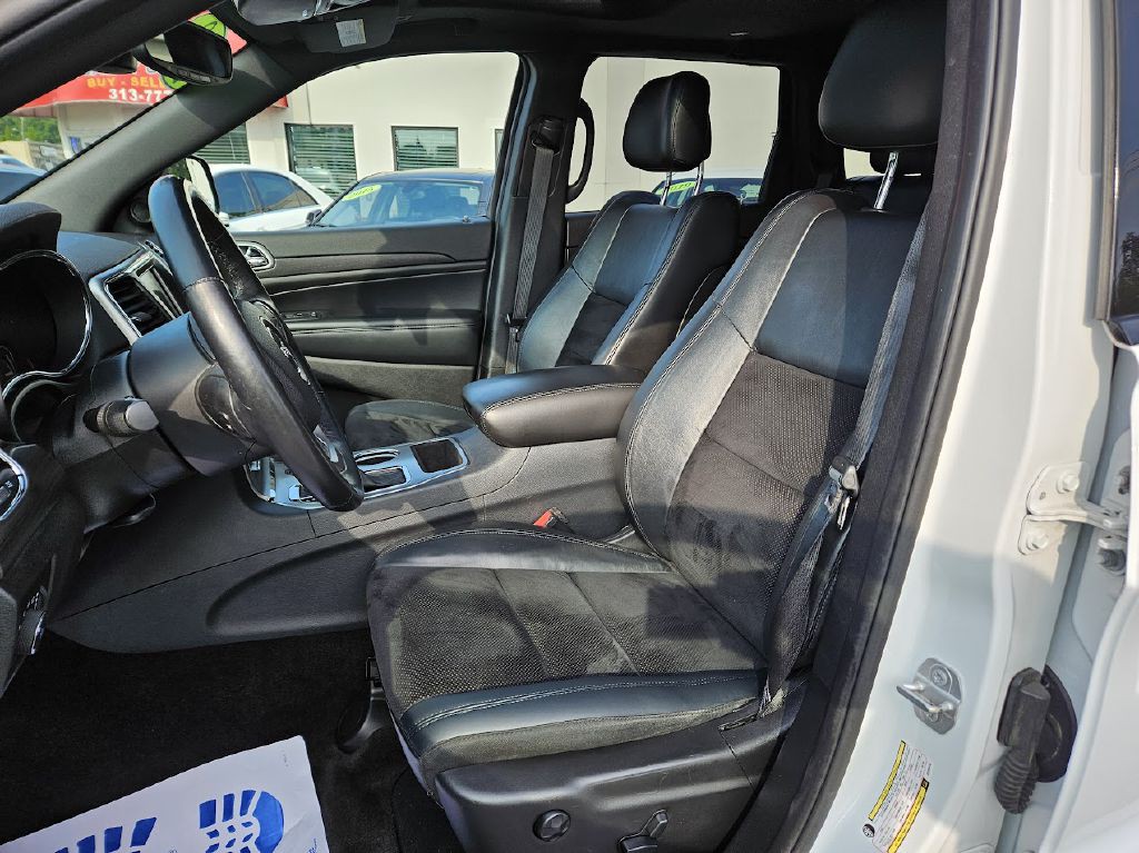 2018 Jeep Grand Cherokee Image 16
