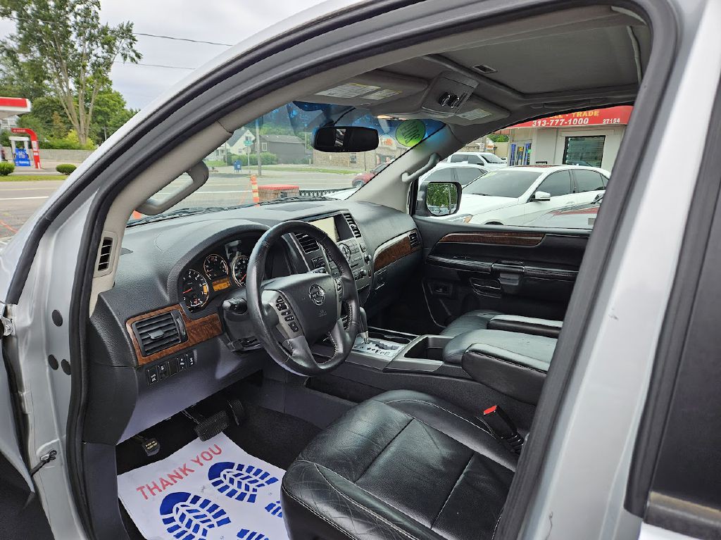 2014 Nissan Armada Image 11