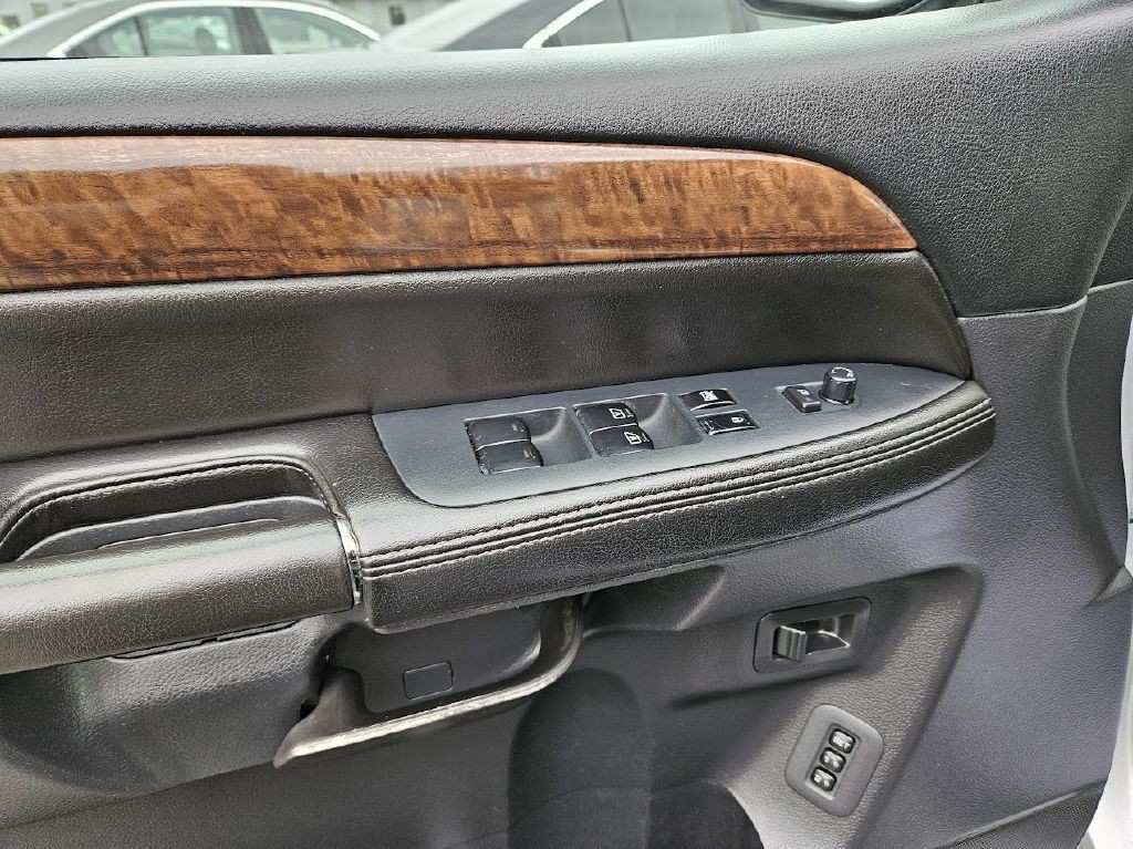 2014 Nissan Armada Image 14