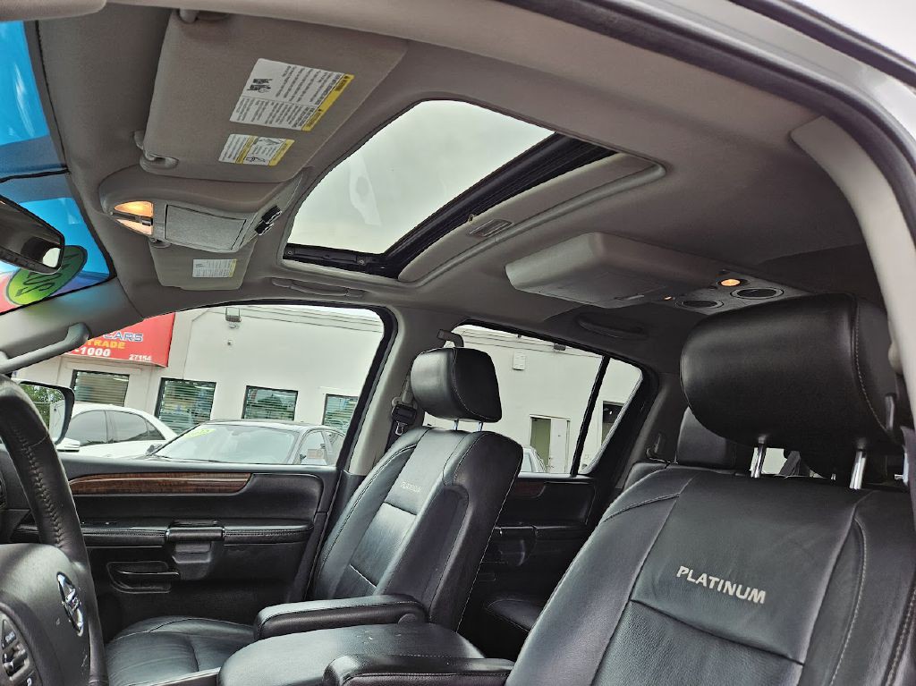2014 Nissan Armada Image 17