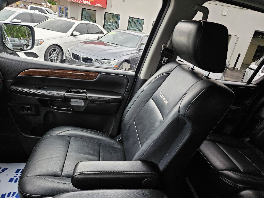 2014 Nissan Armada Image 24