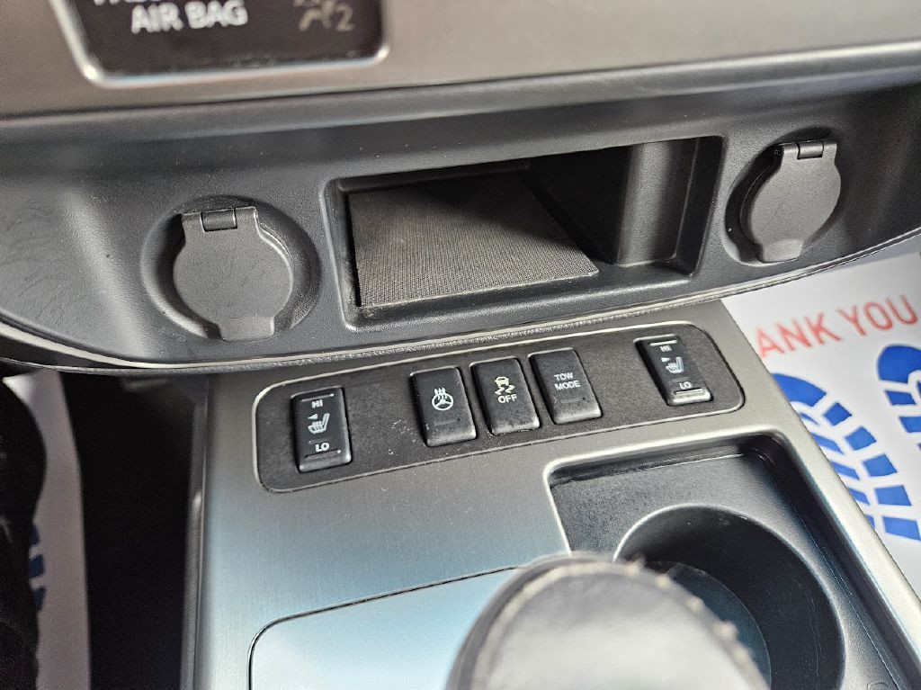 2014 Nissan Armada Image 27