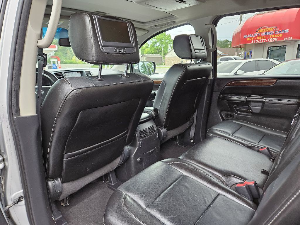 2014 Nissan Armada Image 32