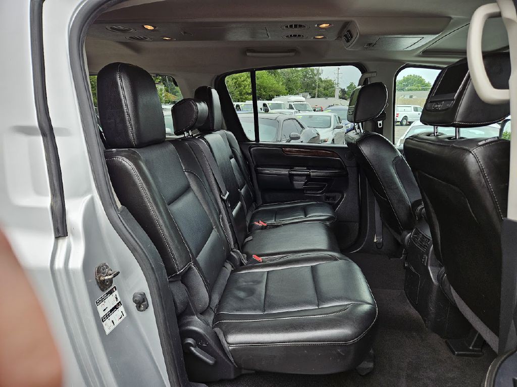 2014 Nissan Armada Image 44