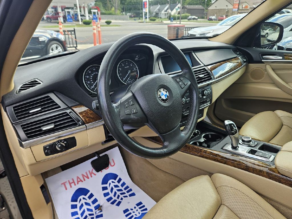 2010 BMW X5 Image 12