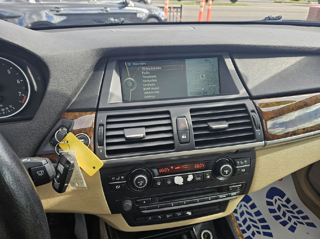 2010 BMW X5 Image 20